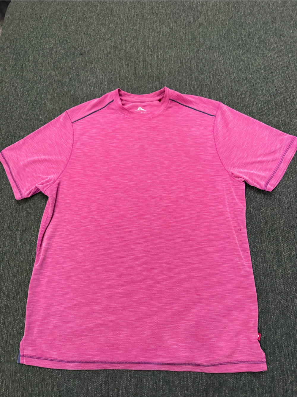 Tommy Bahamas Men's Performance Crew Neck Shirt - Pink size Small exercise